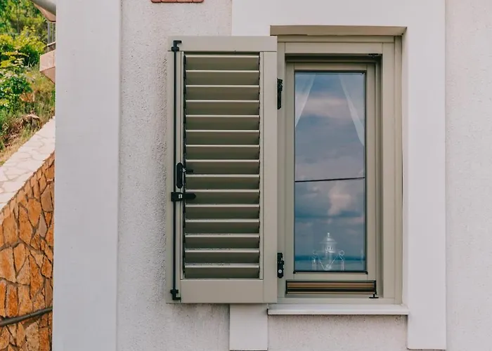 Hegyi Fuege Vendeghaz * Csopak